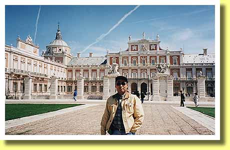 スペインの首都マドリッドの南にあるアランフェスの王宮