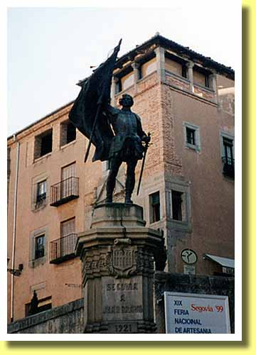 スペインの街セゴビアの聖マルティン広場に立つフアン・ブラヴォ像